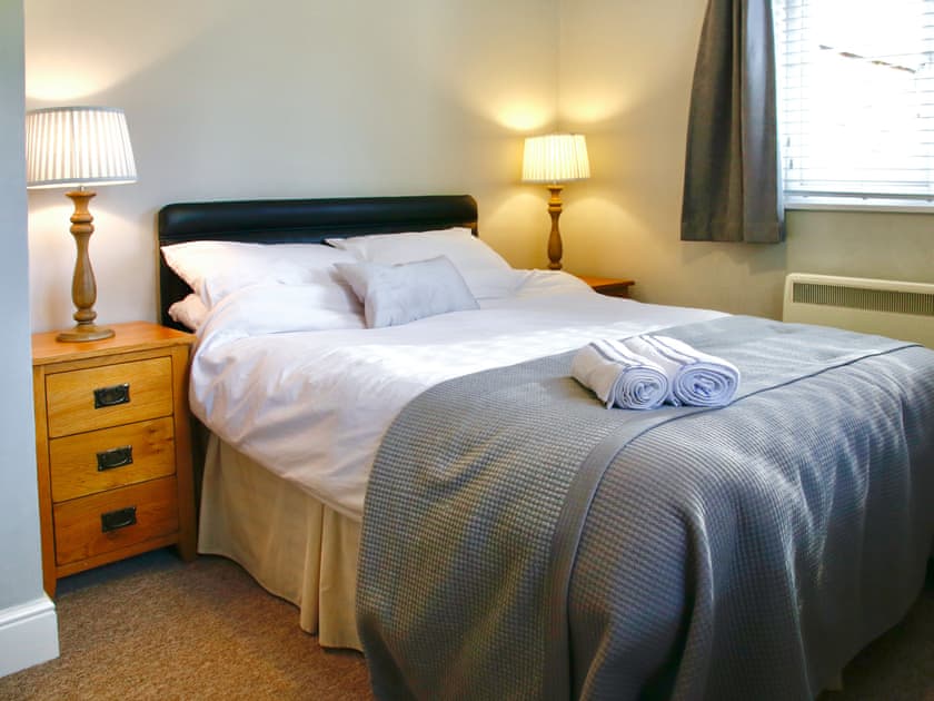 Double bedroom | Willow Cottage - Broad View Farm, Blacknest, near Alton