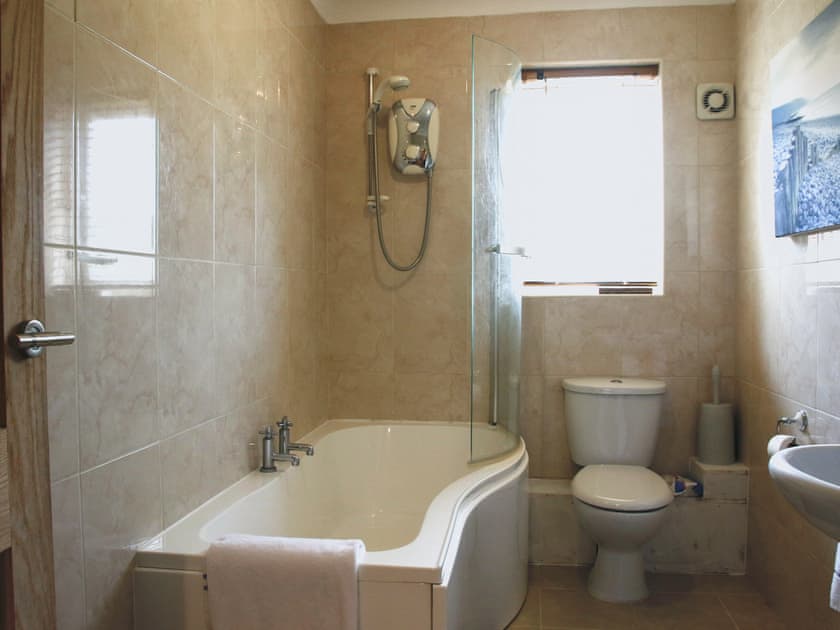 Bathroom | Willow Cottage - Broad View Farm, Blacknest, near Alton