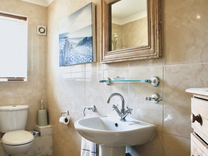 Bathroom | Willow Cottage - Broad View Farm, Blacknest, near Alton
