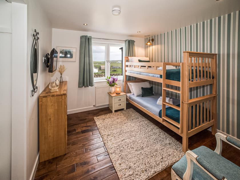 Bunk bedroom | Two Seas Hebrides, Eoropie, Isle of Lewis
