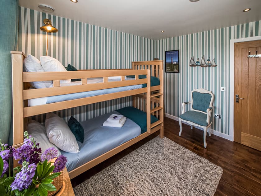 Bunk bedroom | Two Seas Hebrides, Eoropie, Isle of Lewis