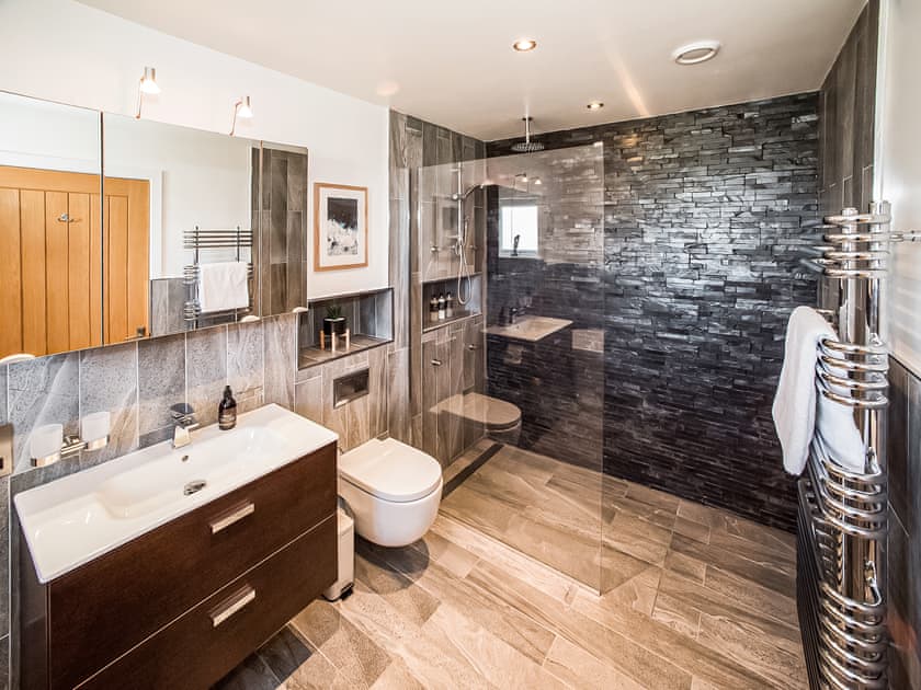Bathroom | Two Seas Hebrides, Eoropie, Isle of Lewis