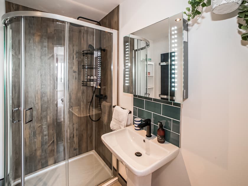 Bathroom | Two Seas Hebrides, Eoropie, Isle of Lewis