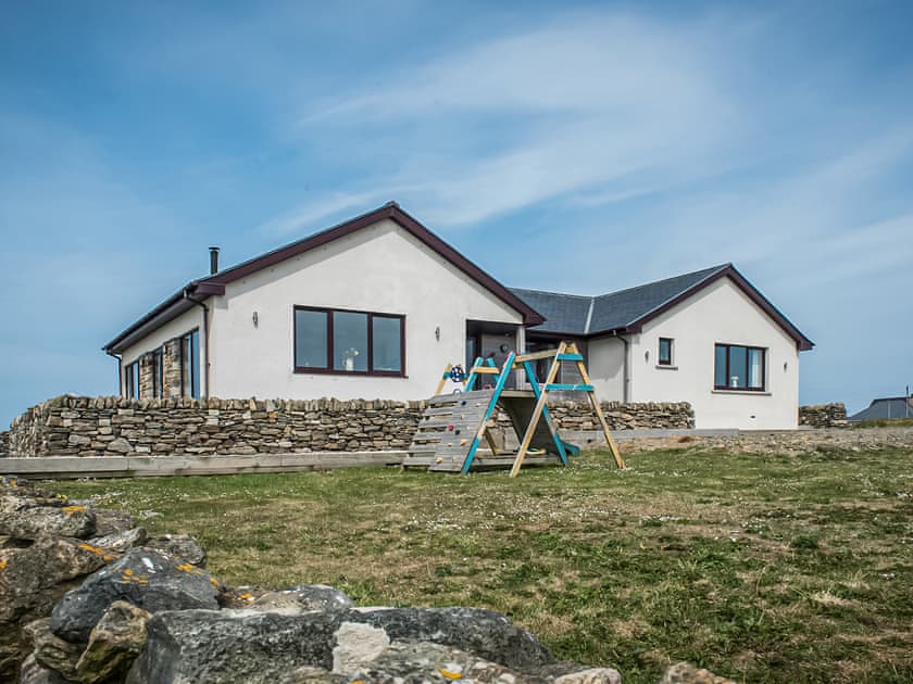 Exterior | Two Seas Hebrides, Eoropie, Isle of Lewis