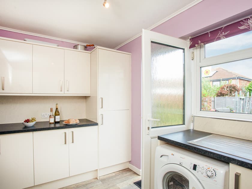 Kitchen | Hookhills Holiday Home, Paignton