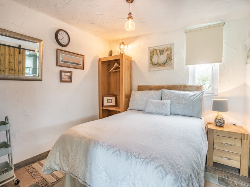 Double bedroom | Molehill Lodge, Ammanford