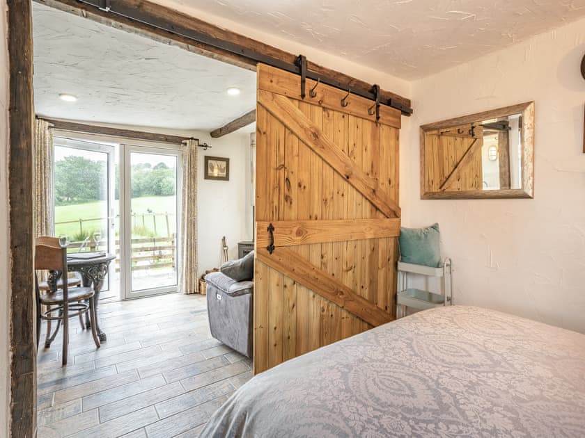 Double bedroom | Molehill Lodge, Ammanford