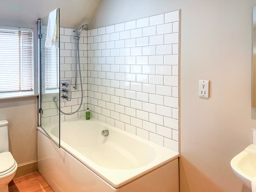 Bathroom | Brandy Cottage - Glen Clova Getaways, Glenclova, near Kirriemuir