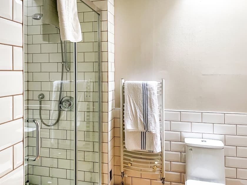 Bathroom | Brandy Cottage - Glen Clova Getaways, Glenclova, near Kirriemuir