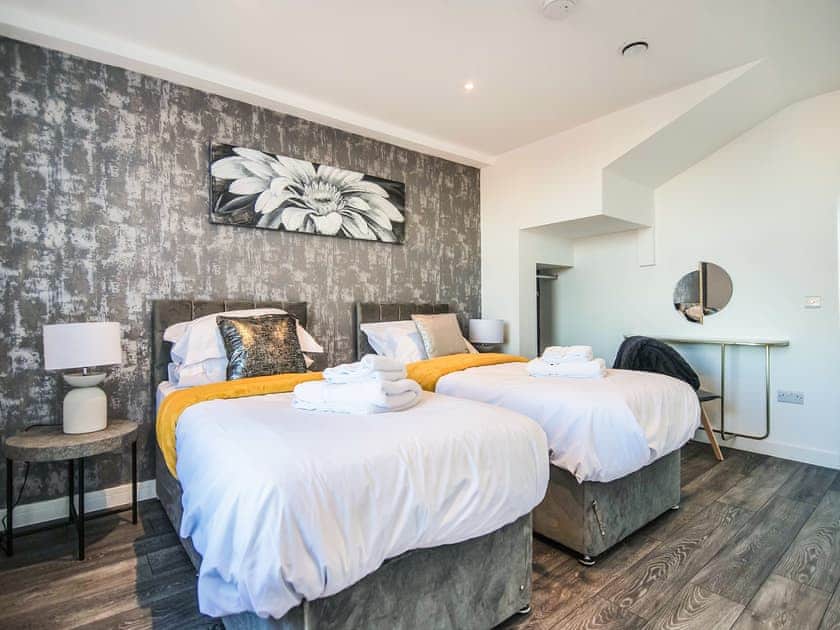 Twin bedroom | Apartment 4 - York Crescent Apartments, York