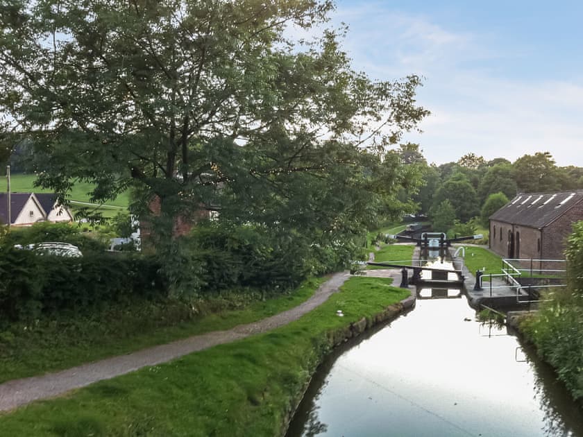Surrounding area | Sun Valley-Tranquillity - Sun Valley, Stockton Brook, near Leek
