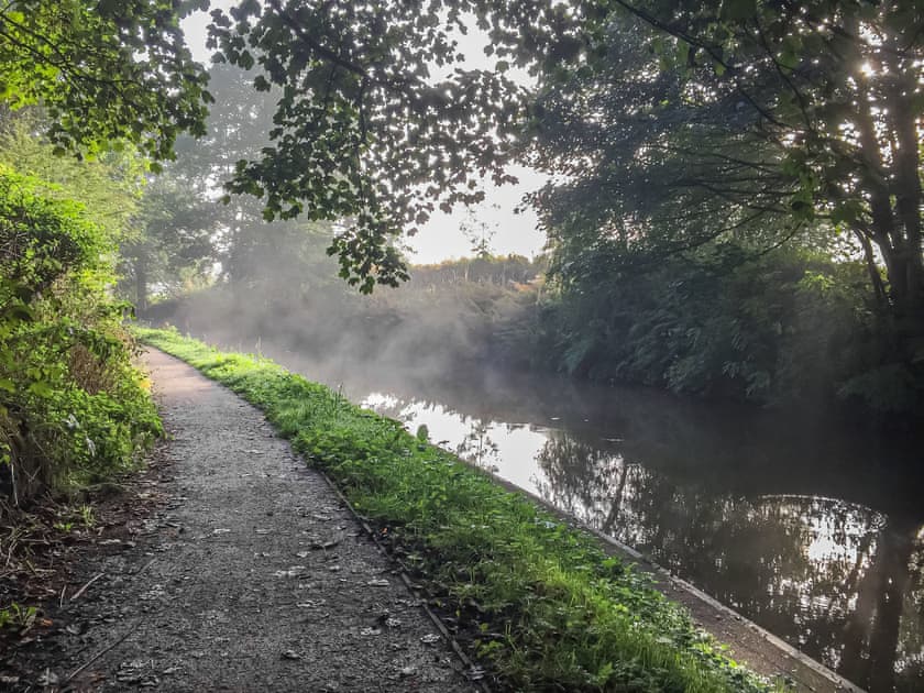 Surrounding area | Sun Valley-Tranquillity - Sun Valley, Stockton Brook, near Leek