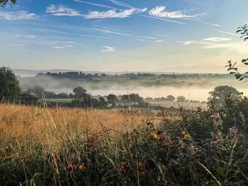 Surrounding area | Sun Valley-Tranquillity - Sun Valley, Stockton Brook, near Leek