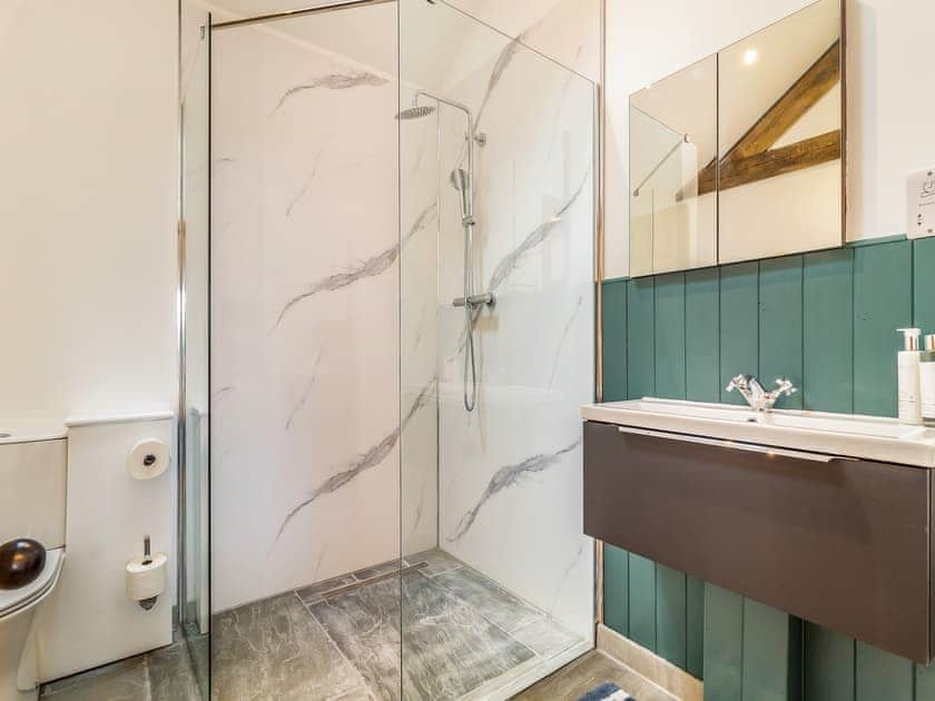 Shower room | Loch Farm Stables, Watton