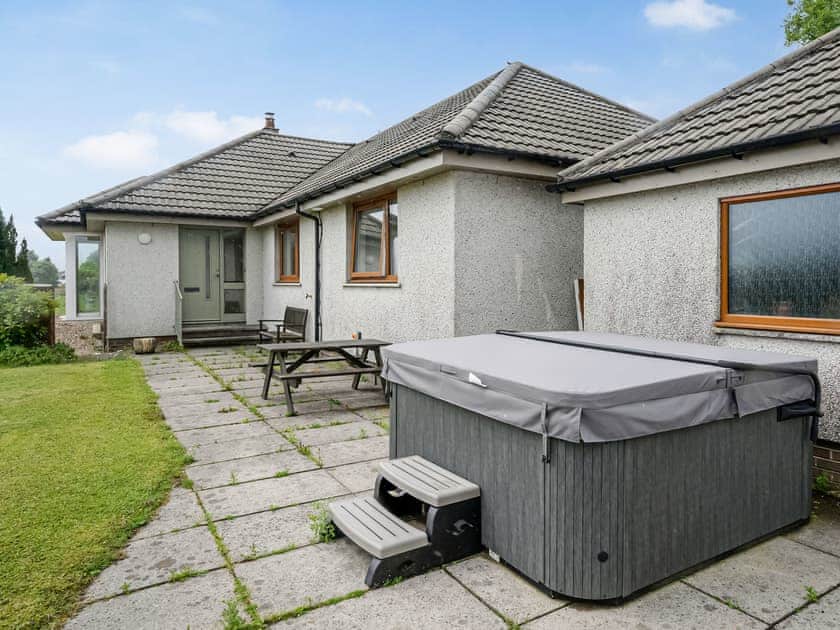 Hot tub | Lapwing Rise, Banavie, near Fort William