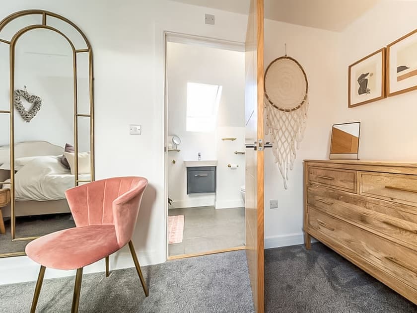 Double bedroom | Huckleberry, Newquay
