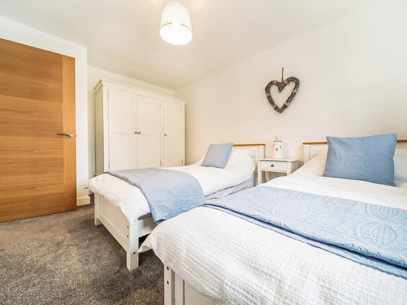 Twin bedroom | Huckleberry, Newquay
