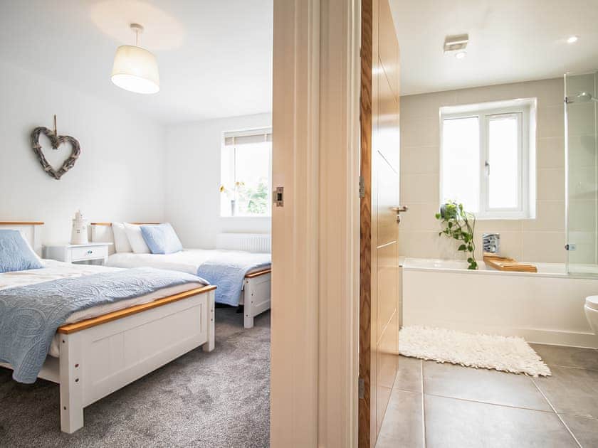 Twin bedroom | Huckleberry, Newquay
