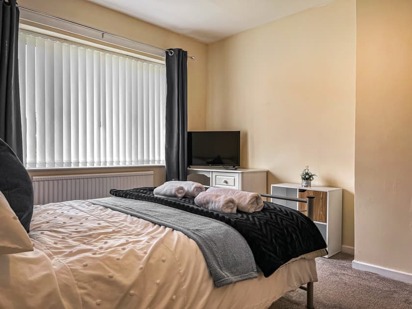 Double bedroom | Harris House, Inkersall, near Chesterfield
