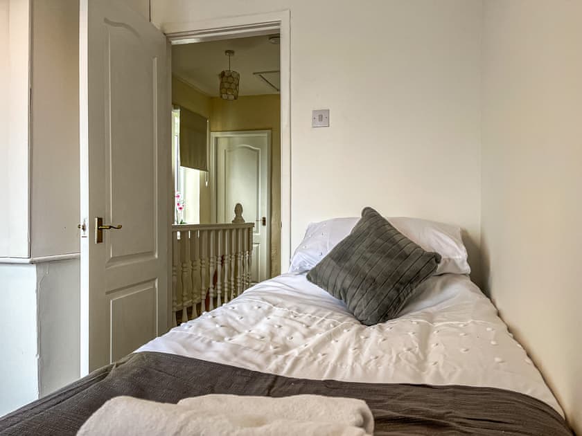 Single bedroom | Harris House, Inkersall, near Chesterfield