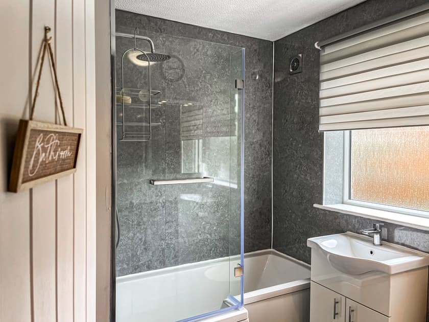 Shower room | Pennies Retreat, Glossop