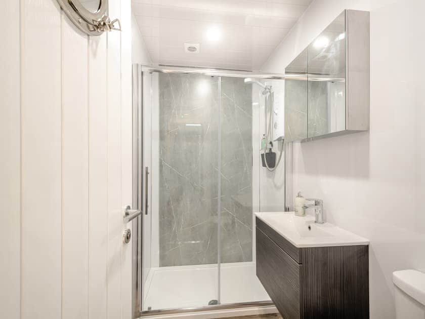 Shower room | Harbour View - Harbour Cottages, Dunure, near Ayr