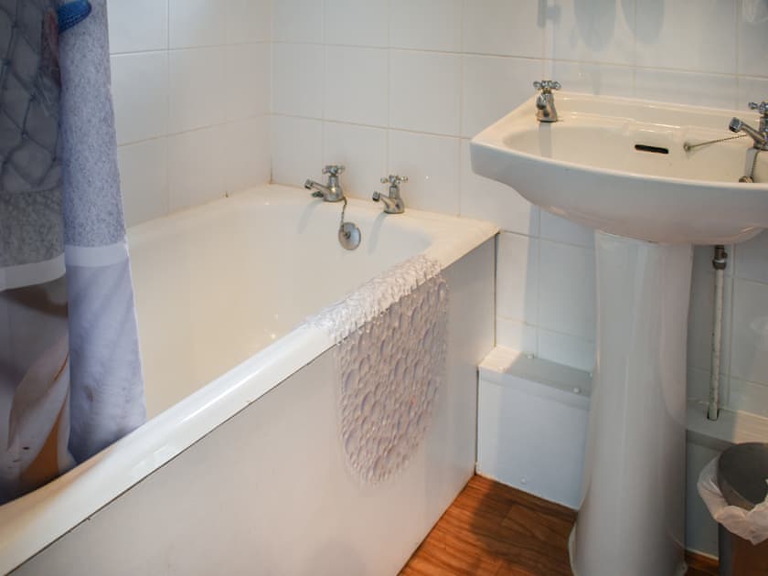 Bathroom | Happy Valley Chalet, Cromer