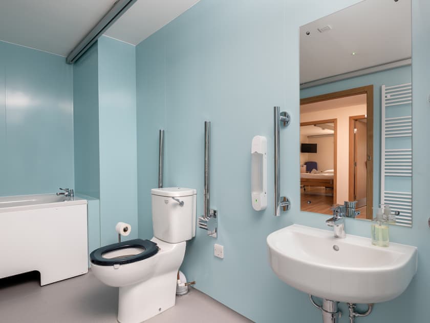 Bathroom | Largo Lodge - Homelands, Lundin Links