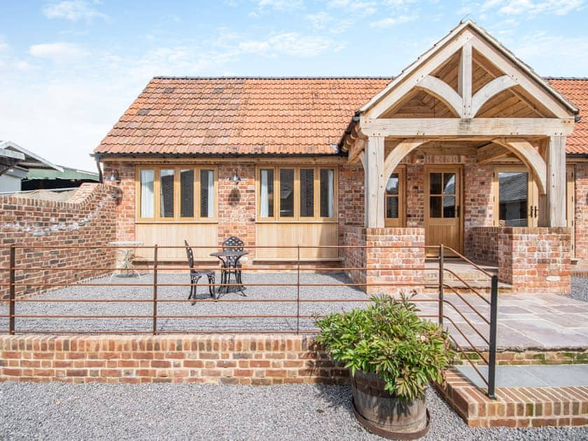 Exterior | The Red Rooster - Milton End Farm Barns, Arlingham, near Frampton-on-Severn