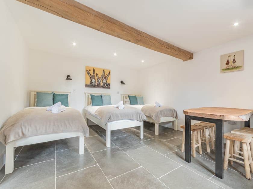 Triple bedroom | The Red Rooster - Milton End Farm Barns, Arlingham, near Frampton-on-Severn