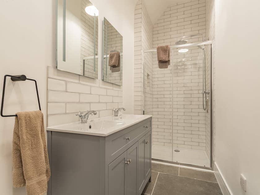 Bathroom | The Red Rooster - Milton End Farm Barns, Arlingham, near Frampton-on-Severn