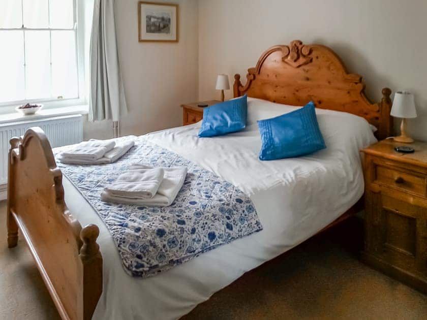Double bedroom | Coastguards, Ventnor