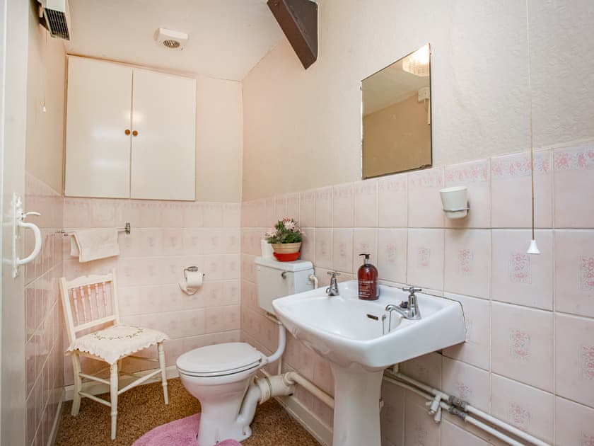 Bathroom | Clover Cottage - East Hook Holiday Cottages, Okehampton