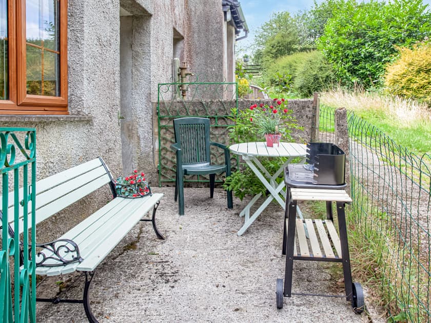 Sitting-out-area | Clover Cottage - East Hook Holiday Cottages, Okehampton