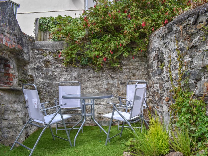 Sitting-out-area | Waterside Cottage, Saltash