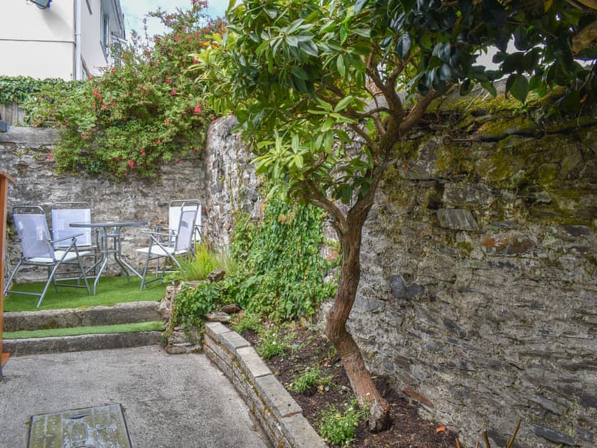 Sitting-out-area | Waterside Cottage, Saltash