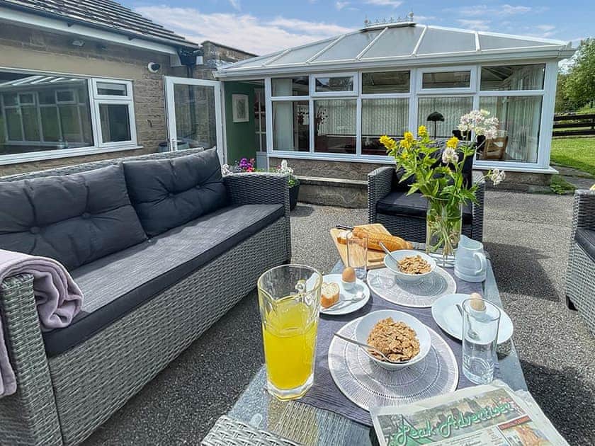 Sitting-out-area | Keepsake View, Matlock