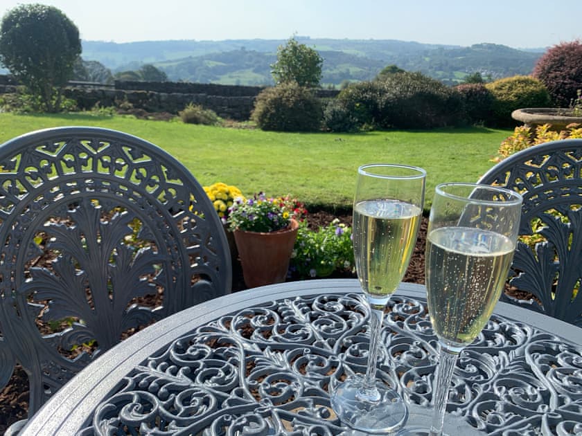 Sitting-out-area | Keepsake View, Matlock