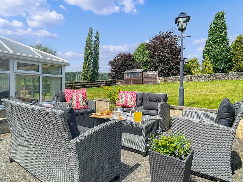 Sitting-out-area | Keepsake View, Matlock