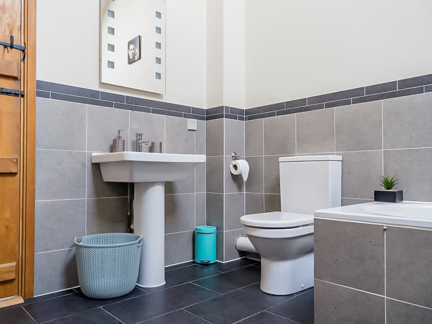 Wonderful wet room | Blackberry Barn - Middle Huntingford Barns, Charfield, near Wotton-under-Edge
