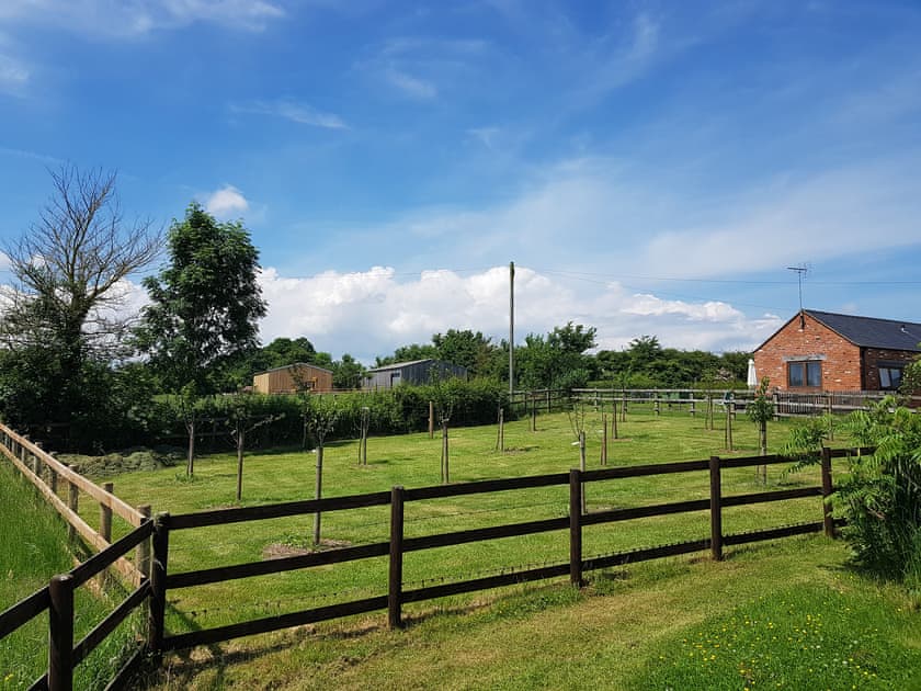 Garden | Bramble Barn - Middle Huntingford Barns, Charfield, near Wotton-under-Edge