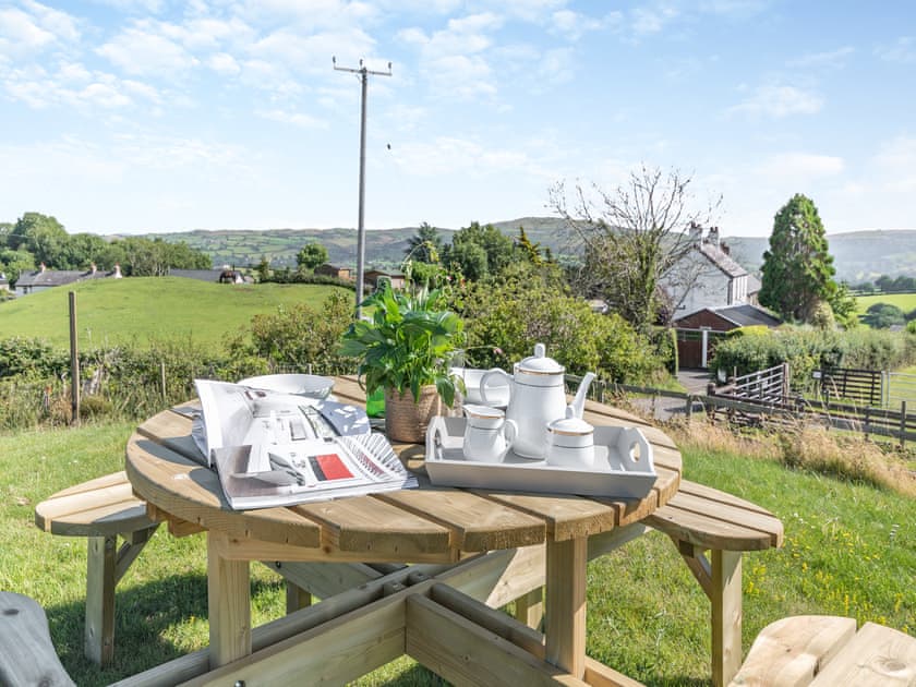 Sitting-out-area | Hwylfa Ddafydd, Llysfaen, near Colwyn Bay