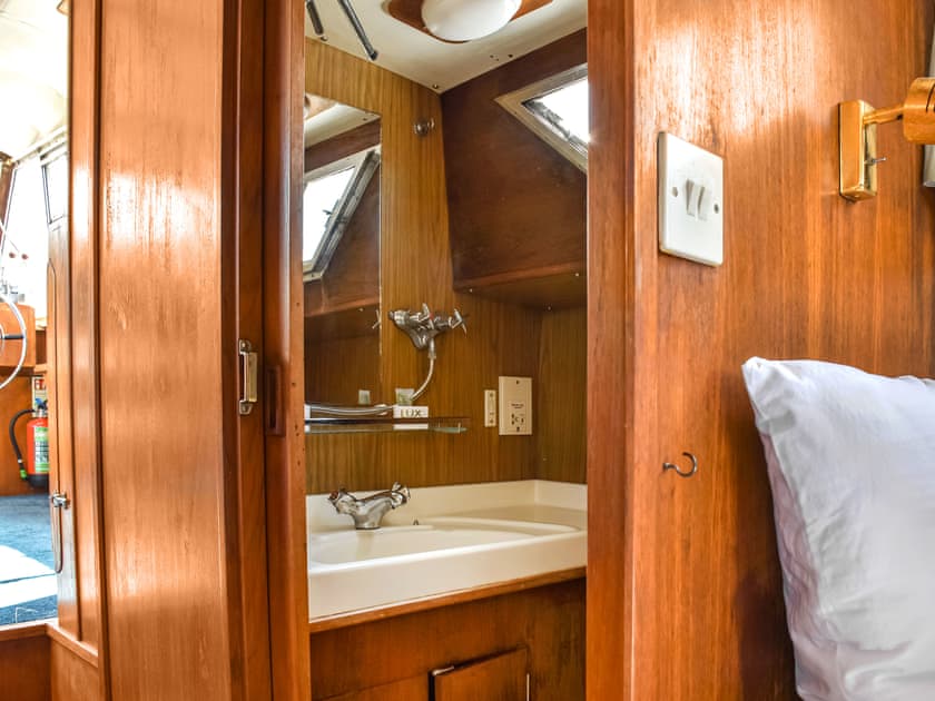 Bedroom | The Rose - Coynant Farm, Felindre, near Swansea 