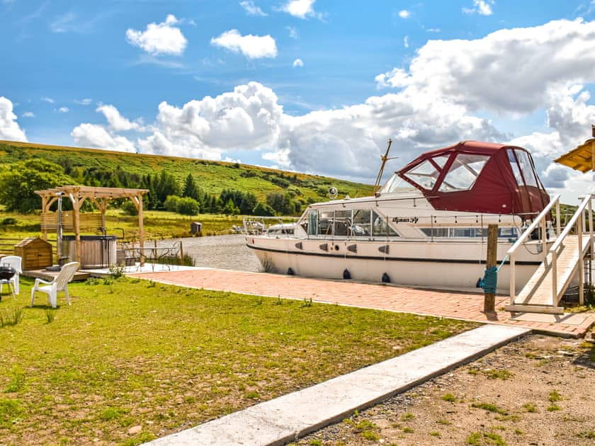Sitting-out-area | The Rose - Coynant Farm, Felindre, near Swansea 