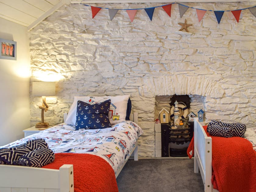 Twin bedroom | Penlan Cottage, Cwrt-newydd