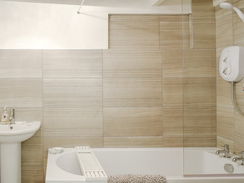 Bathroom | Penlan Cottage, Cwrt-newydd