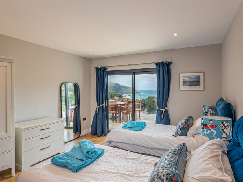 Twin bedroom or double  | Blue Seas, Mawgan Porth
