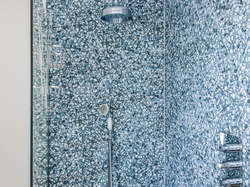Bathroom | Blue Seas, Mawgan Porth