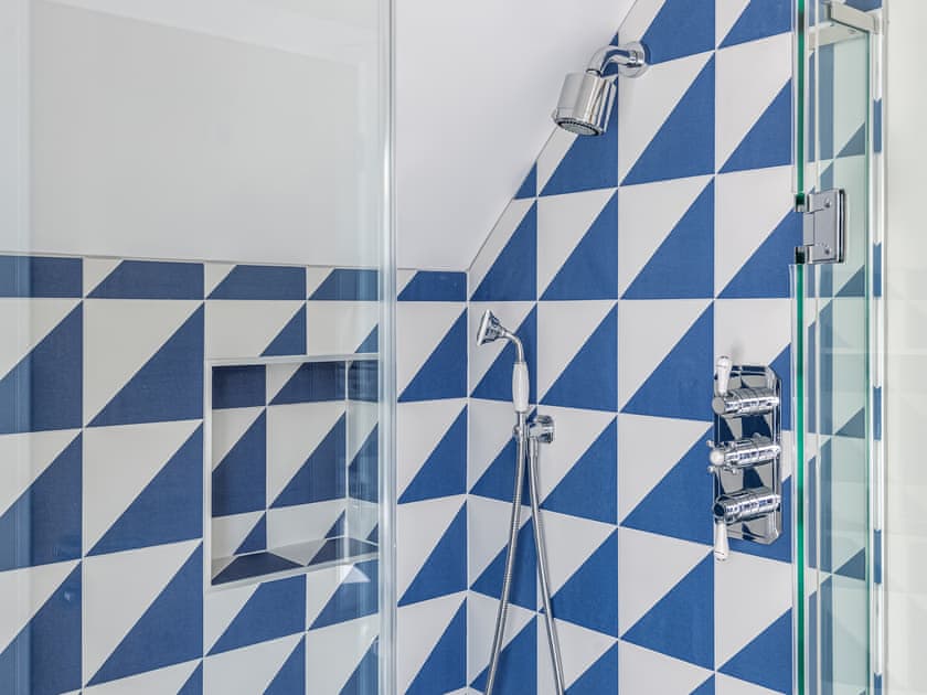Bathroom | Blue Seas, Mawgan Porth