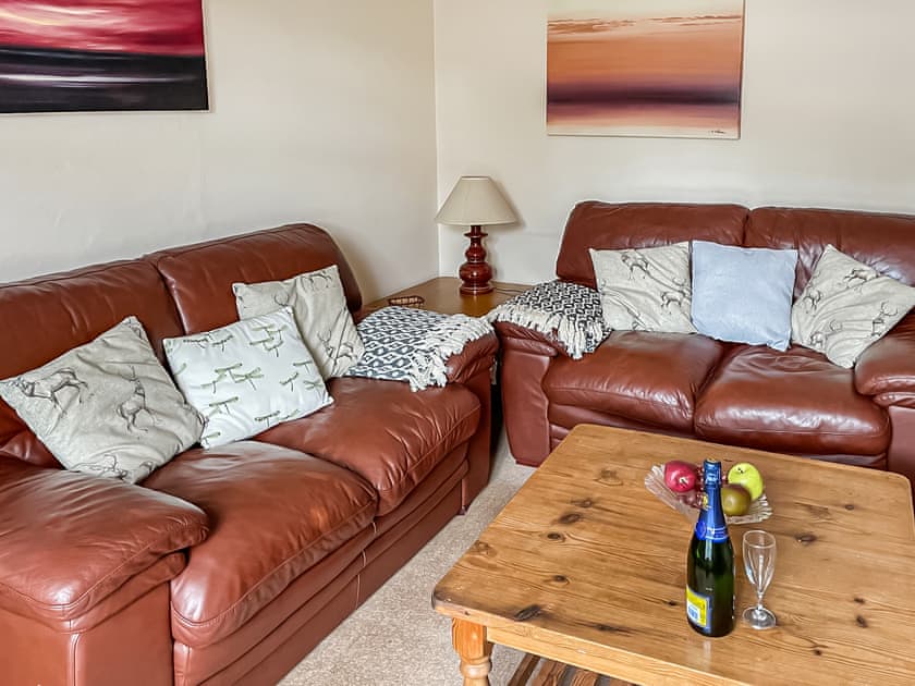 Living room | Burlington - Gunns Apartments, Lynton